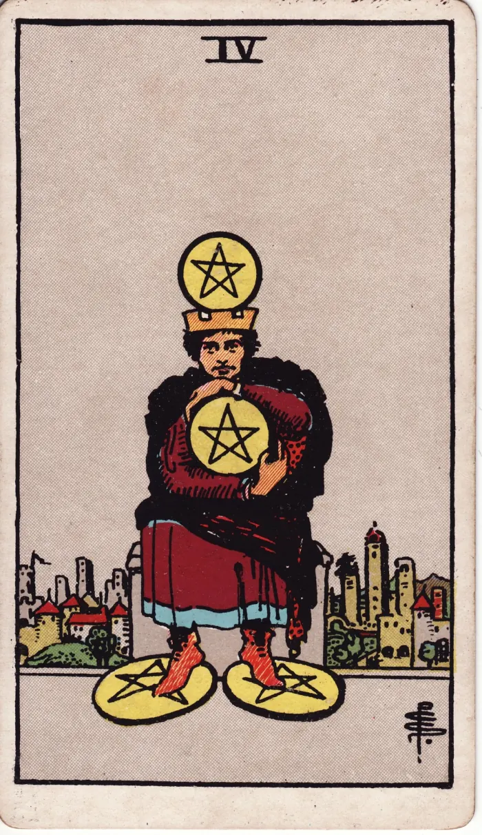 네 개의 동전(FOUR OF PENTACLES) 타로카드 이미지